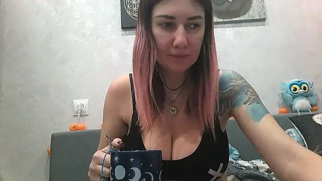 BlueXOwl online show from December 5, 6:37 pm