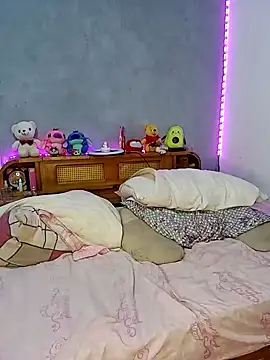 Snapshot of Khara_Mel chatting on December 19, 4:23 am Khara Mel online show from December 19, 4:23 am