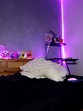 Snapshot of Khara_Mel chatting on February 13, 8:06 am Khara Mel online show from February 13, 8:06 am