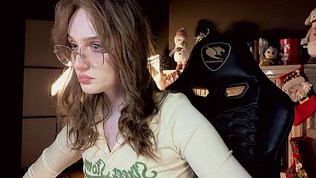 ELLIEJAY online show from December 1, 8:31 pm