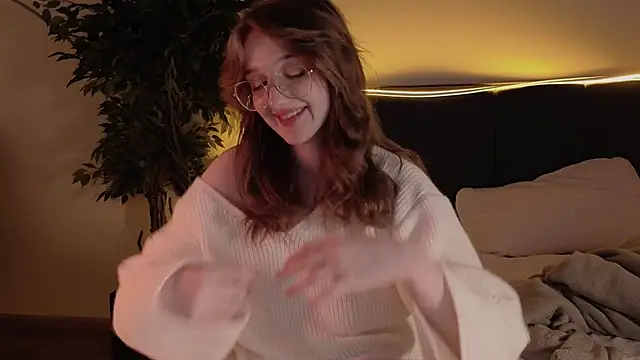 ELLIEJAY online show from December 6, 9:02 pm