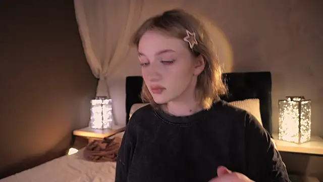 ELLIEJAY online show from February 19, 5:14 am