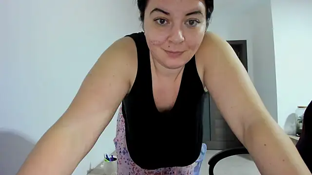 amiraisa11 online show from January 10, 1:42 am