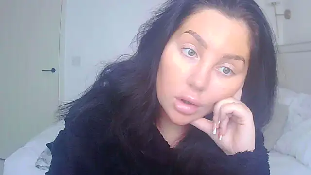 Snapshot of magical_mia chatting on January 10, 11:56 am magical mia online show from January 10, 11:56 am