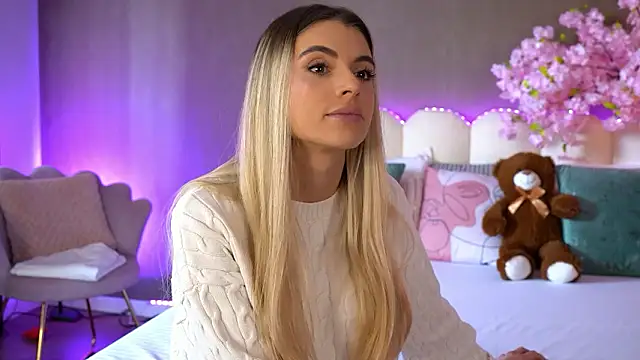 HaileyMadow online show from March 21, 7:57 am