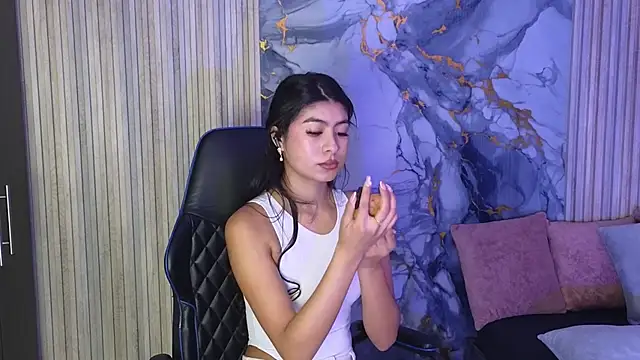 LissaWiild online show from February 28, 1:23 pm