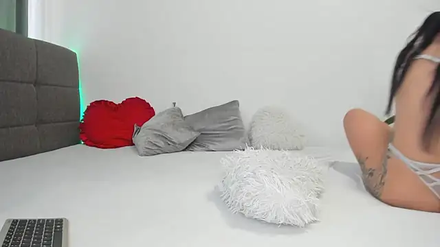 AlenaBay online show from May 18, 9:26 am