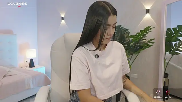 Snapshot of miagomezweb1 chatting on September 20, 12:28 pm miagomezweb1 online show from September 20, 12:28 pm