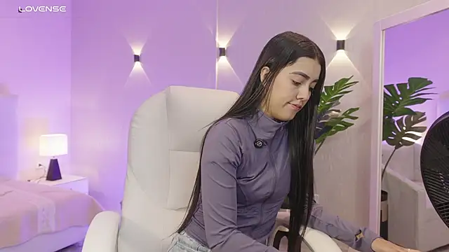 Snapshot of miagomezweb1 chatting on September 22, 12:29 pm miagomezweb1 online show from September 22, 12:29 pm