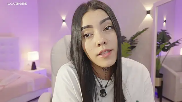 Snapshot of miagomezweb1 chatting on September 25, 1:15 pm miagomezweb1 online show from September 25, 1:15 pm