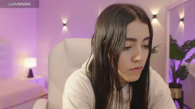 Snapshot of miagomezweb1 chatting on October 14, 1:23 pm miagomezweb1 online show from October 14, 1:23 pm