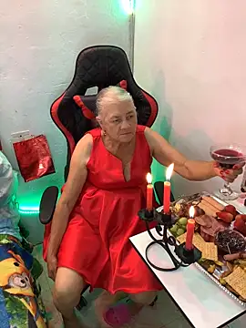 Snapshot of Grandma_Mature23 chatting on February 15, 4:03 am Grandma Mature23 online show from February 15, 4:03 am