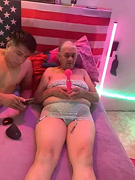 Snapshot of Grandma_Mature23 chatting on March 8, 1:50 am Grandma Mature23 online show from March 8, 1:50 am