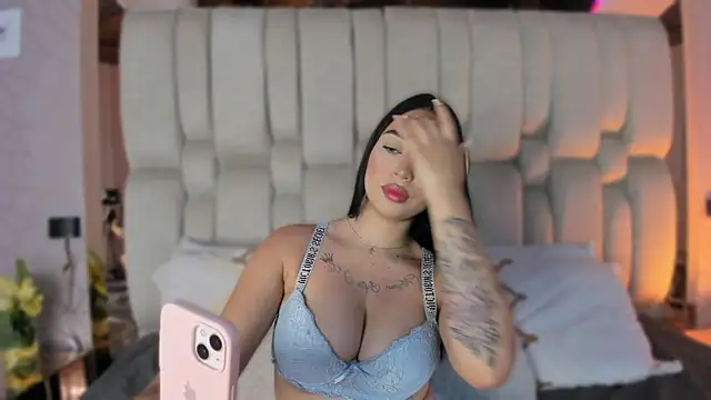 Snapshot of AnthonellaSweet chatting on October 21, 11:44 am AnthonellaSweet online show from October 21, 11:44 am