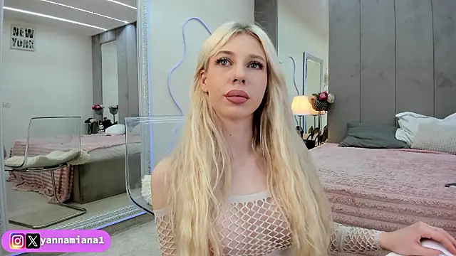 Snapshot of Yanna_miana chatting on February 24, 10:13 am Yanna miana online show from February 24, 10:13 am