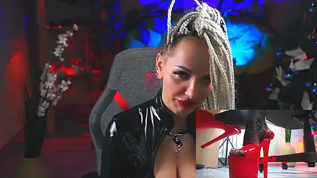 MonicaMaxwel online show from January 17, 7:49 pm