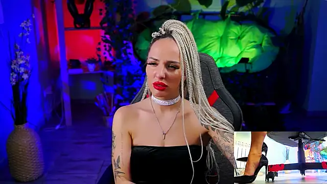 MonicaMaxwel online show from January 22, 4:44 pm