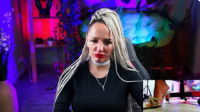 MonicaMaxwel online show from January 27, 5:15 pm
