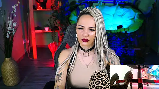 MonicaMaxwel online show from February 4, 2:21 pm