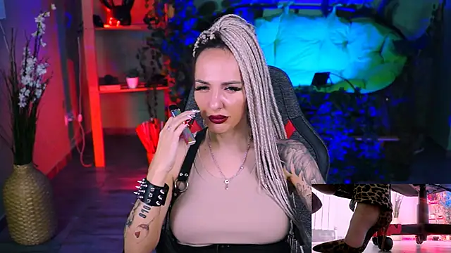 MonicaMaxwel online show from February 4, 5:23 pm