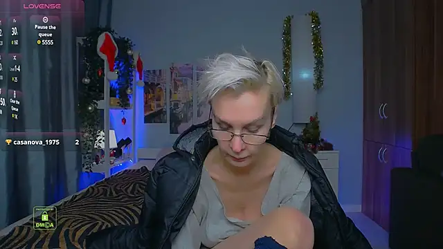 Snapshot of HelgaHimmell chatting on December 24, 7:22 pm HelgaHimmell online show from December 24, 7:22 pm