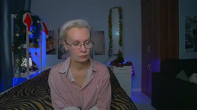 Snapshot of HelgaHimmell chatting on January 7, 11:14 pm HelgaHimmell online show from January 7, 11:14 pm