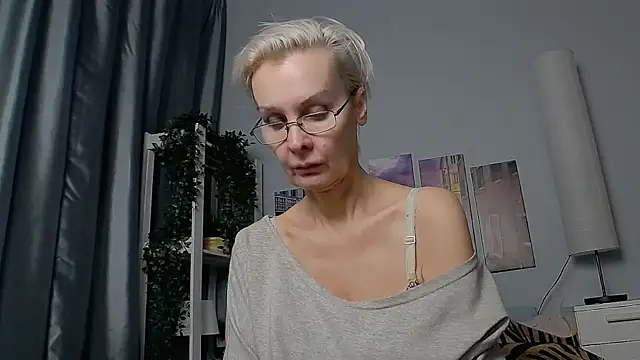 Snapshot of HelgaHimmell chatting on January 21, 10:30 pm HelgaHimmell online show from January 21, 10:30 pm