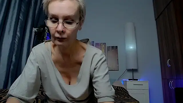 Snapshot of HelgaHimmell chatting on January 29, 6:54 am HelgaHimmell online show from January 29, 6:54 am