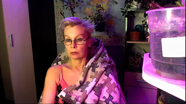 HelgaHimmell online show from May 6, 8:58 pm