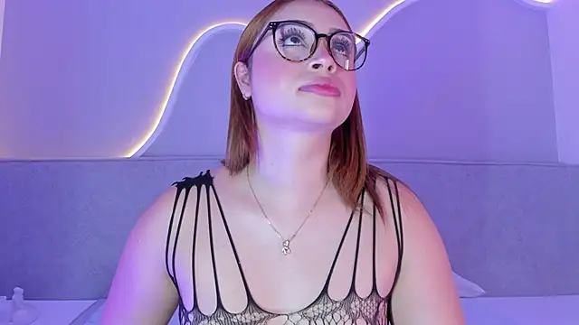 Snapshot of sophia_98 chatting on June 18, 7:40 pm sophia 98 online show from June 18, 7:40 pm