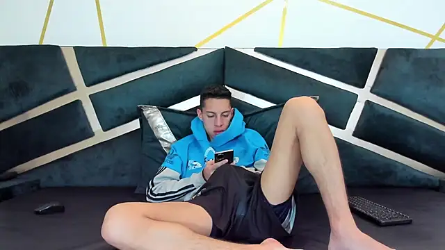 thiago19s online show from May 15, 12:23 pm