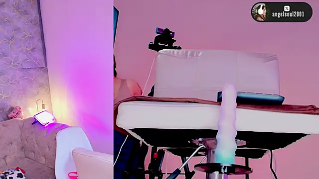 Angelst   online show from February 17, 5:37 am