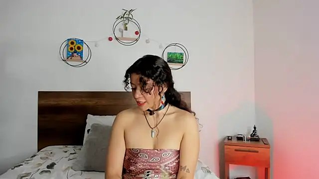 YenniferCurly online show from January 10, 12:36 pm