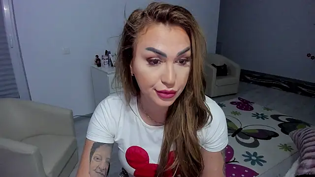 Snapshot of GlossyDiamondX chatting on January 30, 4:58 am GlossyDiamondX online show from January 30, 4:58 am