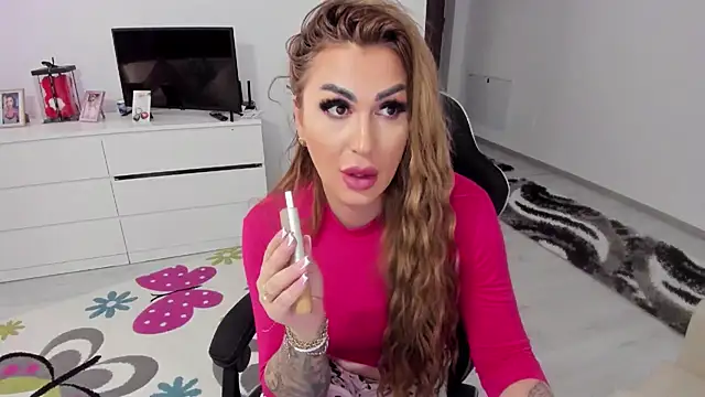 Snapshot of GlossyDiamondX chatting on March 19, 12:45 pm GlossyDiamondX online show from March 19, 12:45 pm