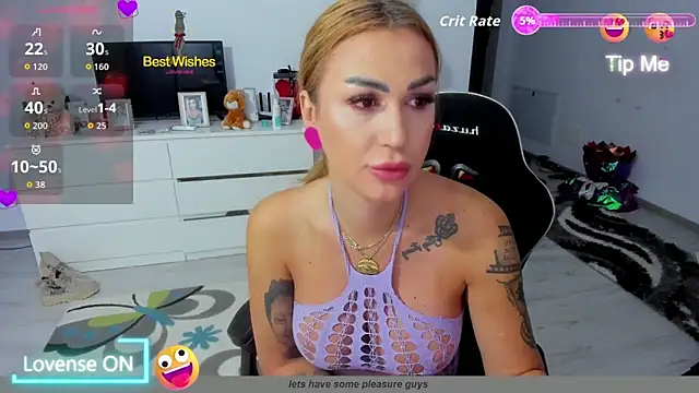 Snapshot of GlossyDiamondX chatting on September 18, 2:57 am GlossyDiamondX online show from September 18, 2:57 am