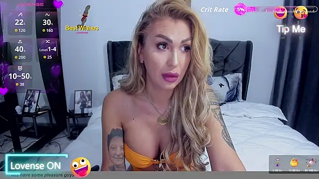 Snapshot of GlossyDiamondX chatting on October 11, 6:23 am GlossyDiamondX online show from October 11, 6:23 am