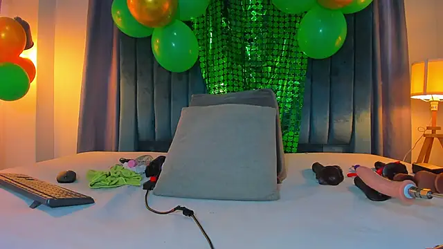 blondehorny69 online show from March 17, 6:55 pm