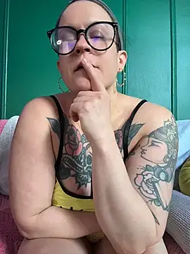 quinnmariexo online show from May 7, 8:58 pm