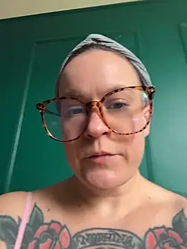 quinnmariexo online show from May 13, 3:42 pm