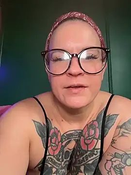 quinnmariexo online show from June 19, 3:38 pm