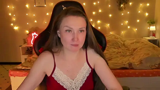 desperatehousewife   online show from May 14, 8:37 pm