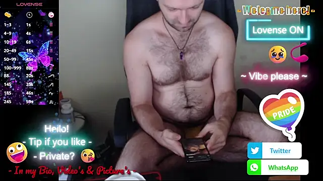 Snapshot of RealManHaveHairy chatting on September 26, 5:33 am RealManHaveHairy online show from September 26, 5:33 am