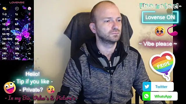 Snapshot of RealManHaveHairy chatting on September 26, 6:23 pm RealManHaveHairy online show from September 26, 6:23 pm