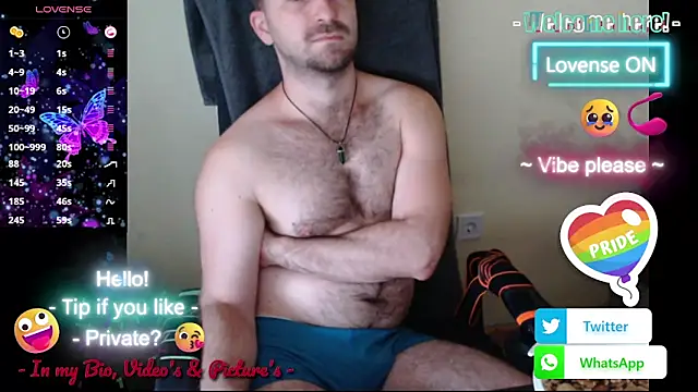 Snapshot of RealManHaveHairy chatting on October 2, 2:57 pm RealManHaveHairy online show from October 2, 2:57 pm