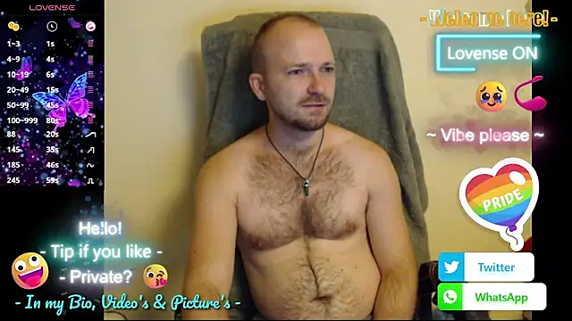 Snapshot of RealManHaveHairy chatting on October 8, 4:15 pm RealManHaveHairy online show from October 8, 4:15 pm