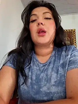 Snapshot of Sophie-hatter chatting on May 2, 8:36 pm Sophie-hatter online show from May 2, 8:36 pm