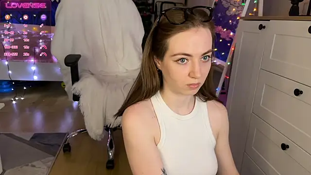 Snapshot of LinaWitch chatting on December 13, 4:38 pm LinaWitch online show from December 13, 4:38 pm