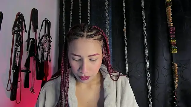 Snapshot of charrlotte_quinn chatting on February 25, 12:37 pm charrlotte quinn online show from February 25, 12:37 pm