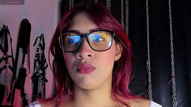 Snapshot of charrlotte_quinn chatting on May 22, 12:44 pm charrlotte quinn online show from May 22, 12:44 pm